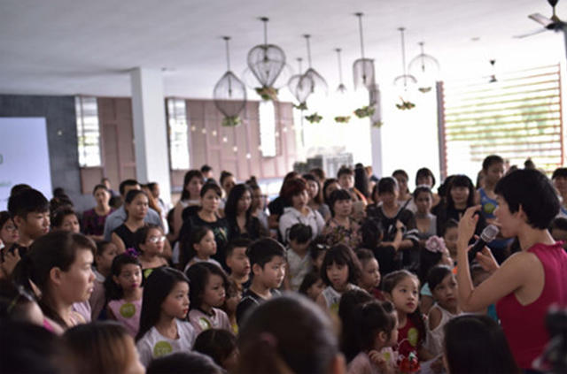 Rất đông phụ Huynh đưa trẻ đi thi thời trang